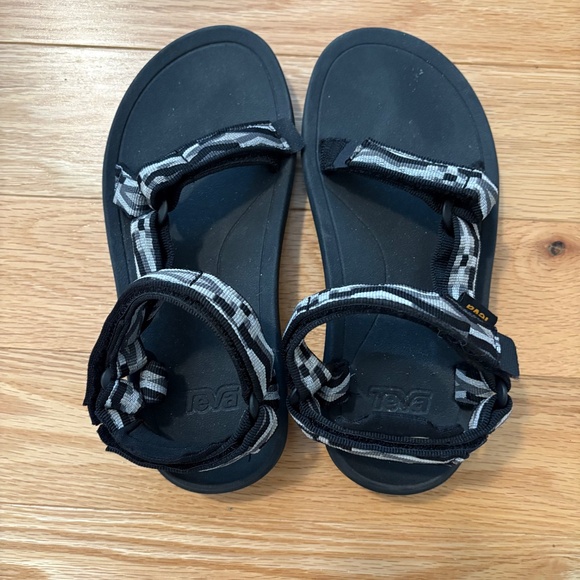 Kids Teva hurricane sandals size 2 - Picture 3 of 5
